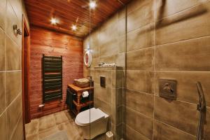 A bathroom at Le Rendezvous Apartments New Town