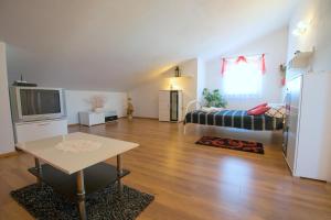 Fotografie z fotogalerie ubytování Apartments Mladenka v destinaci Malinska