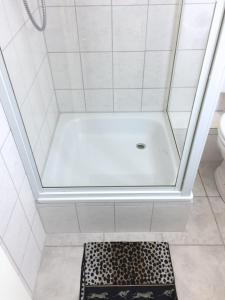 Koupelna v ubytování Großes helles Zimmer + eigenes Bad