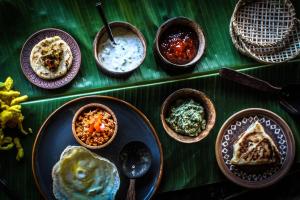 Makanan di atau berdekatan perkhemahan ini