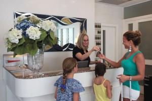 Επισκέπτες που μένουν στο Family Hotel Antibes -50m dal mare -