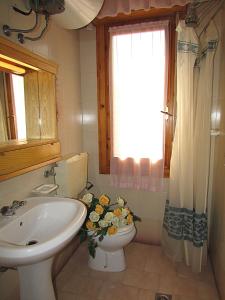 A bathroom at Andrea