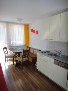 Kuchyň nebo kuchyňský kout v ubytování Hotel Garni Ragaz