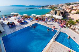 Bazén v ubytování Derici Hotel nebo v jeho okolí