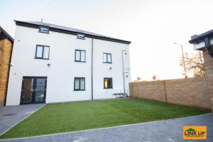 Gallery image of Holden Court Apartment - Apt 1 in West Drayton
