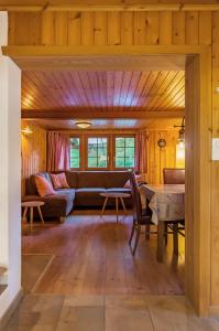 Zona d'estar a Charming Little Chalet for 6 People & Free Ski Lockers
