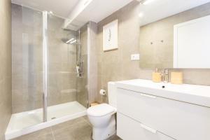 Ванная комната в Nueva ALMUDENA Apartment by Cadiz4Rentals
