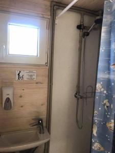 A bathroom at Houseboat on the water