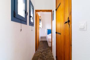 Posteľ alebo postele v izbe v ubytovaní Okirroi Villas Chersonissos