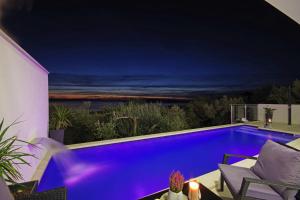 Bazén v ubytovaní Holiday home Anja alebo v jeho blízkosti