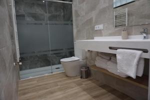 Koupelna v ubytování Apartamentos La Playina