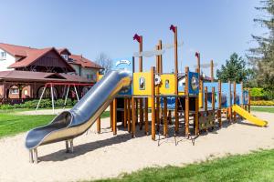 Ο χώρος παιχνιδιού για παιδιά στο Stadnina koni Leśna Wola