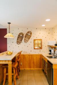 Kuhinja ili čajna kuhinja u objektu Pine River Ranch B&B