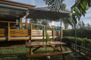 Balkón nebo terasa v ubytování BUNGA-LODGE (bungalow 4* avec piscine privée)