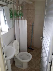 Ett badrum på Hostel Trem de Minas