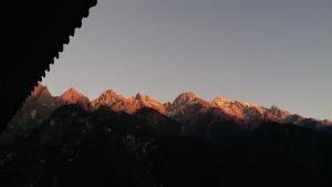山景或在民宿看到的山景