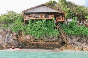 Gallery image of Cosmos Bungalows in Bira