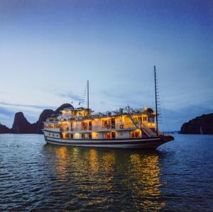 Afbeelding uit fotogalerij van Dang Quang Guesthouse in Ha Long