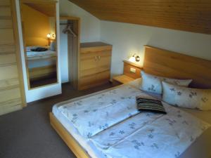 Postel nebo postele na pokoji v ubytování Ferienhaus Höchhäusl