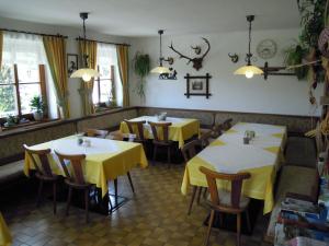 Restaurace v ubytování Ferienhaus Höchhäusl