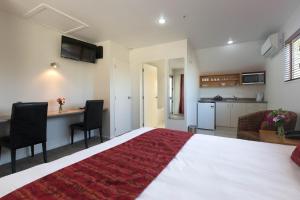 Kuchyň nebo kuchyňský kout v ubytování Riccarton Motor Lodge