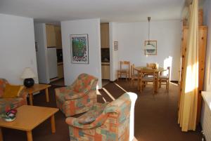 Istumisnurk majutusasutuses Apartment in Disentis