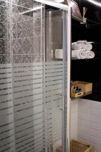Ένα μπάνιο στο Super Stylish Apartments in Syntagma Square!