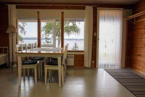 Naturlandskabet i nærheden af chaletet + 12 billeder