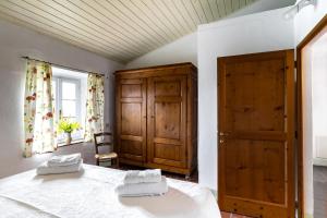 A bed or beds in a room at Locanda Casanuova