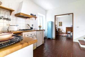 A kitchen or kitchenette at Locanda Casanuova