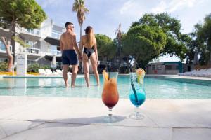 Bazén v ubytování Urban Valley Resort & Spa nebo v jeho okolí