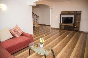 TV/trung tâm giải trí tại Villa Canne Rouge 2