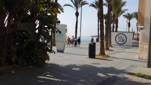 Hostia v ubytovaní Apartamento Moriones A. A150 m del mar en centro de ciudad