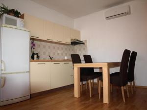 Kuchyňa alebo kuchynka v ubytovaní Apartment Adriatic