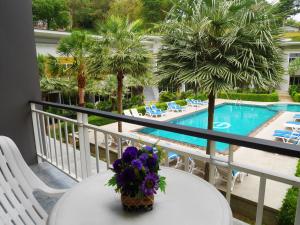 Bassein majutusasutuses Gypsy Sea View Resort- Phi Phi Island või selle lähedal