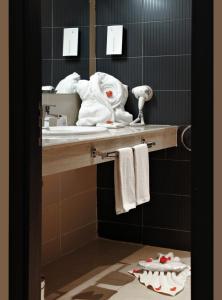 Vonios kambarys apgyvendinimo įstaigoje Rawabi Hotel Marrakech & Spa