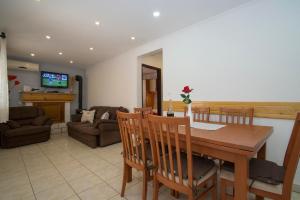 TV a/nebo společenská místnost v ubytování Holiday Home Pelegrin