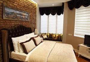 A seating area at Frida Suites