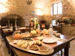 Jedlo v ubytovaní bed & breakfast alebo blízkom okolí