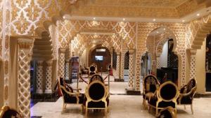 Restoran atau tempat lain untuk makan di Qasr Allathqiah Furnished Apartment 4
