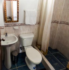 A bathroom at Centro Ecoturístico Alpinar