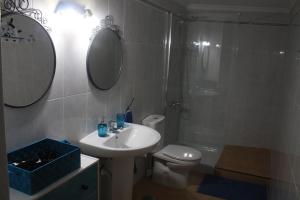 A bathroom at mirador del roque 2