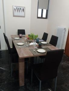 Kép Comfortable 4th fl flat ideal for up to 8 people szállásáról Pírgoszban a galériában