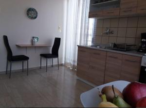 Kép Comfortable 4th fl flat ideal for up to 8 people szállásáról Pírgoszban a galériában