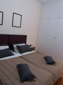Kép Comfortable 4th fl flat ideal for up to 8 people szállásáról Pírgoszban a galériában