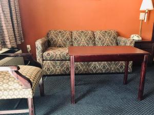 Posezení v ubytování Executive Inn Texarkana