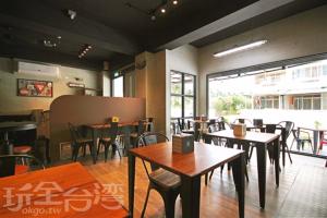 Restaurace v ubytování Ark stay方舟文旅山嵐新館溜滑梯商務民宿