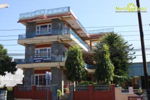 Tòa nhà nơi nhà nghỉ nhỏ tọa lạc