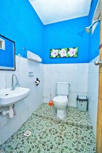 Vonios kambarys apgyvendinimo įstaigoje Rumah Kundun