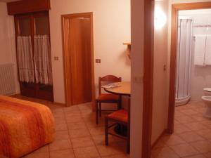 Vannituba majutusasutuses Hotel & Appartamenti Al Larice